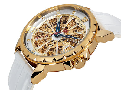 Roman numeral numbers with diamond markers and blue color hour and minute hands. 